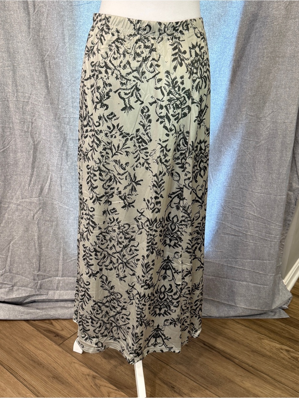 NWOT Fresh Green Floral Print High Waist Side Split Midi Skirt Size Large Fall